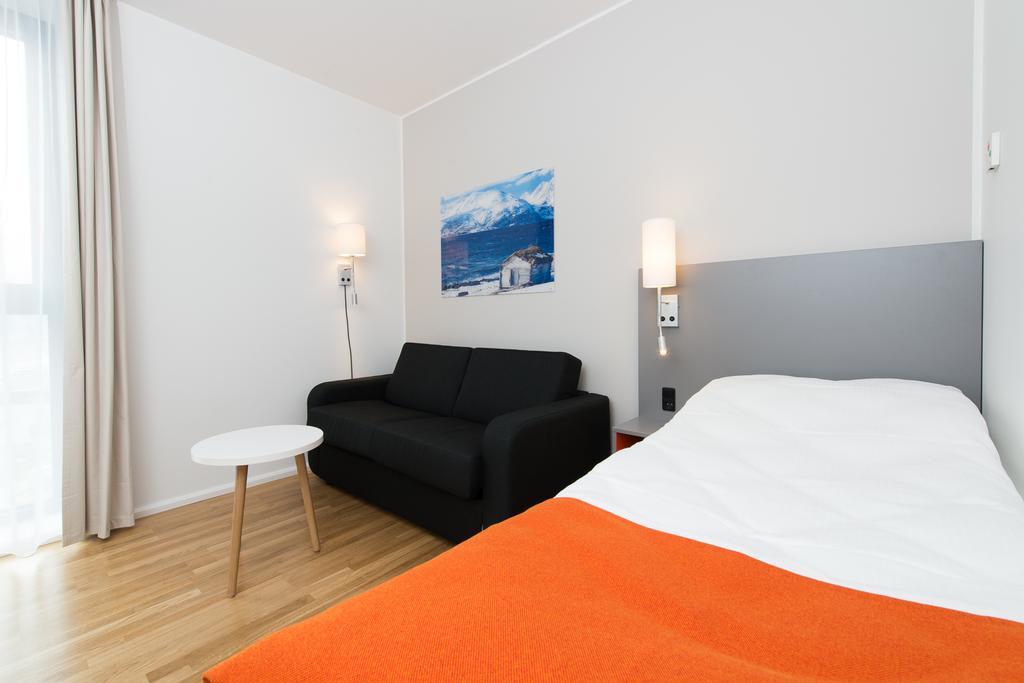 Pingvinhotellet Unn Tromso Ruang foto