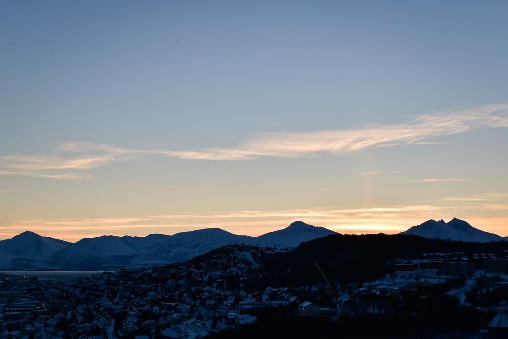 Pingvinhotellet Unn Tromso Bagian luar foto